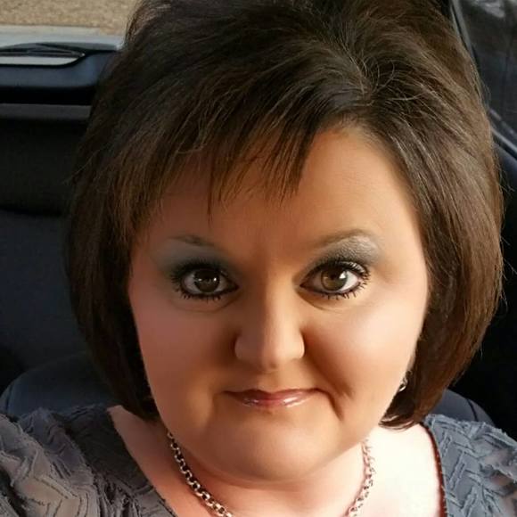 Meet your Posher, Valarie - Picture 1 of 1